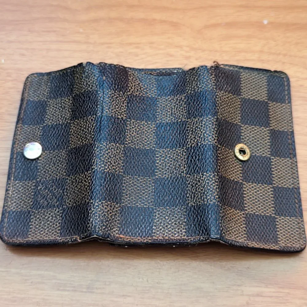 Louis Vuitton Damier Key Holder/Wallet #1665***